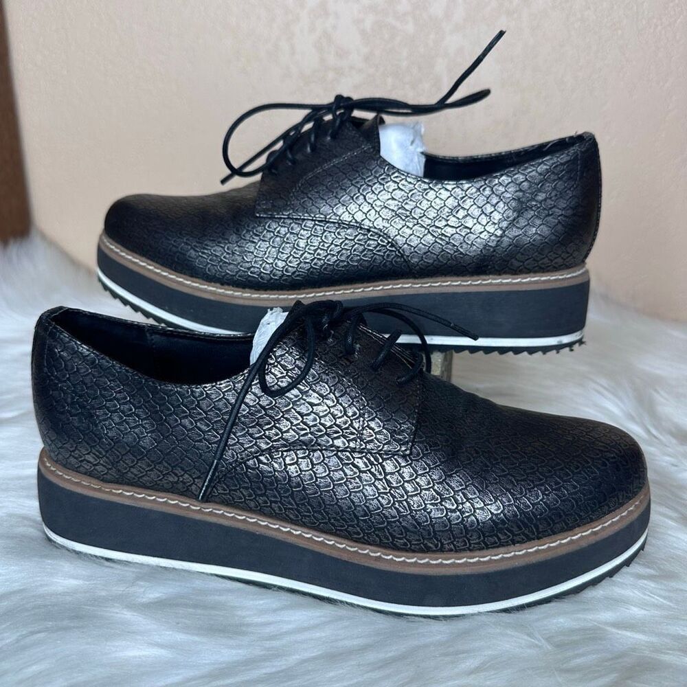 Exé Platform Loafers Metallic Black Scale Print Size 41